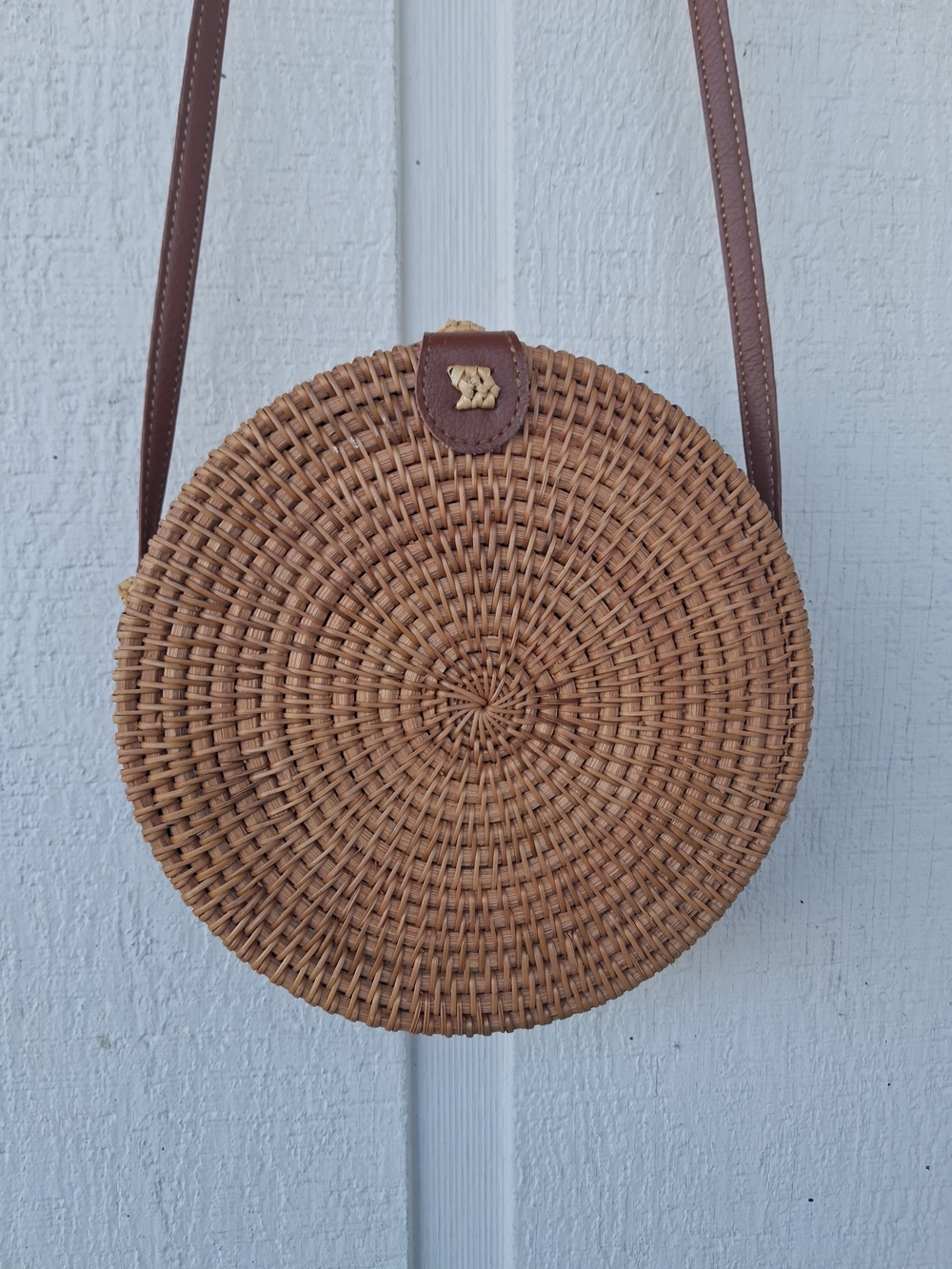 Bohemian/70"s/60's Woven Round Crossbody Bag in Brown